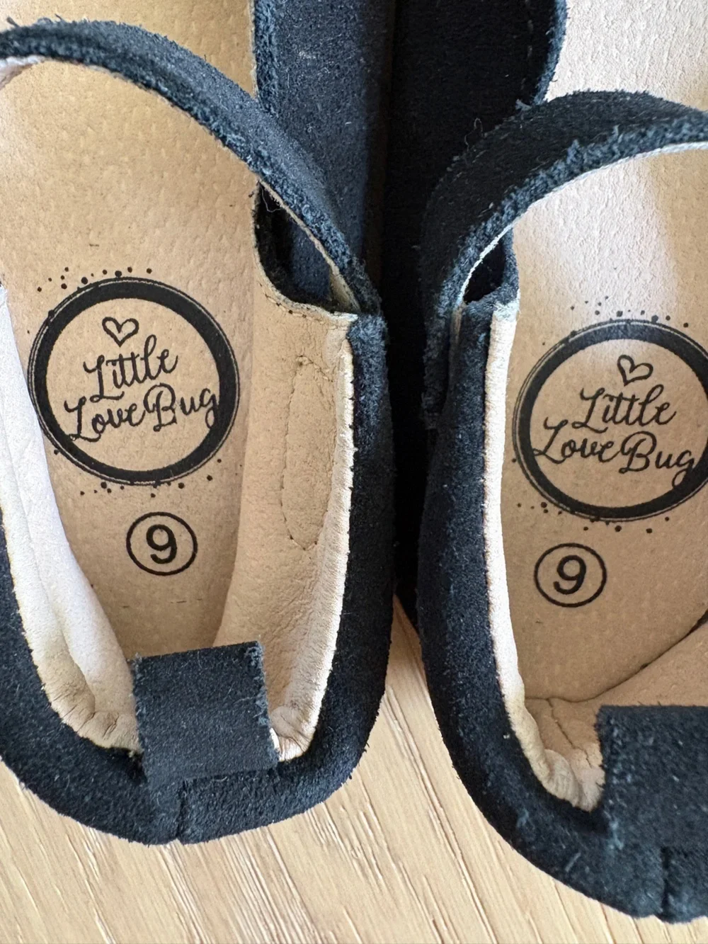 Little love bug Olivia Maryjanes size 9